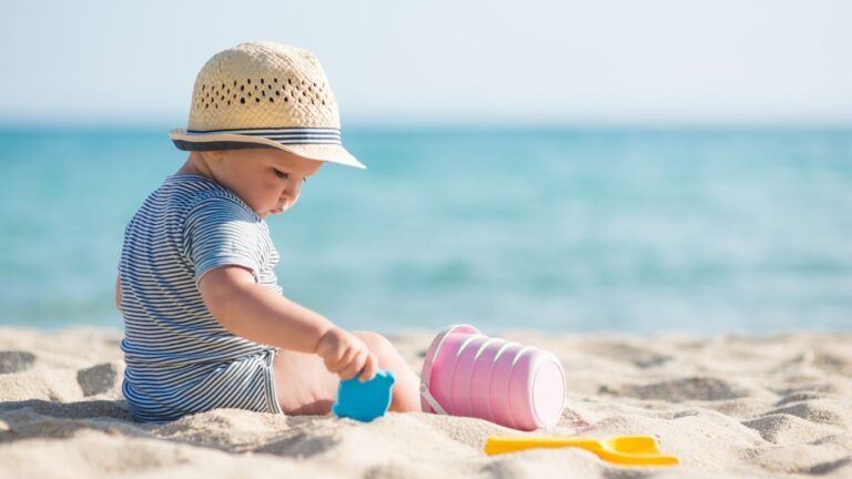 Najlepsze zabawki do zabawy na plaży dla dzieci w różnym wieku.