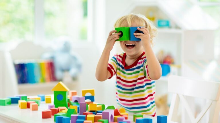 Stymulacja kreatywności u dzieci przez zabawę – najlepsze zabawki kreatywne.