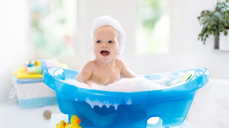 Najlepsze zabawki do kąpieli dla rocznego dziecka